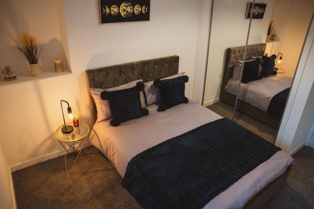 1 Bedroom Flat With Easy Parking/public Transport Apartment