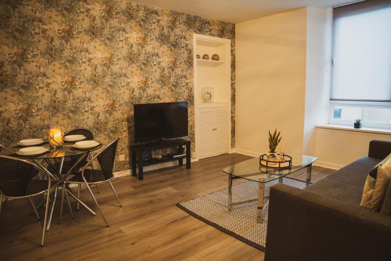 1 Bedroom Flat With Easy Parking/public Transport * Dundee