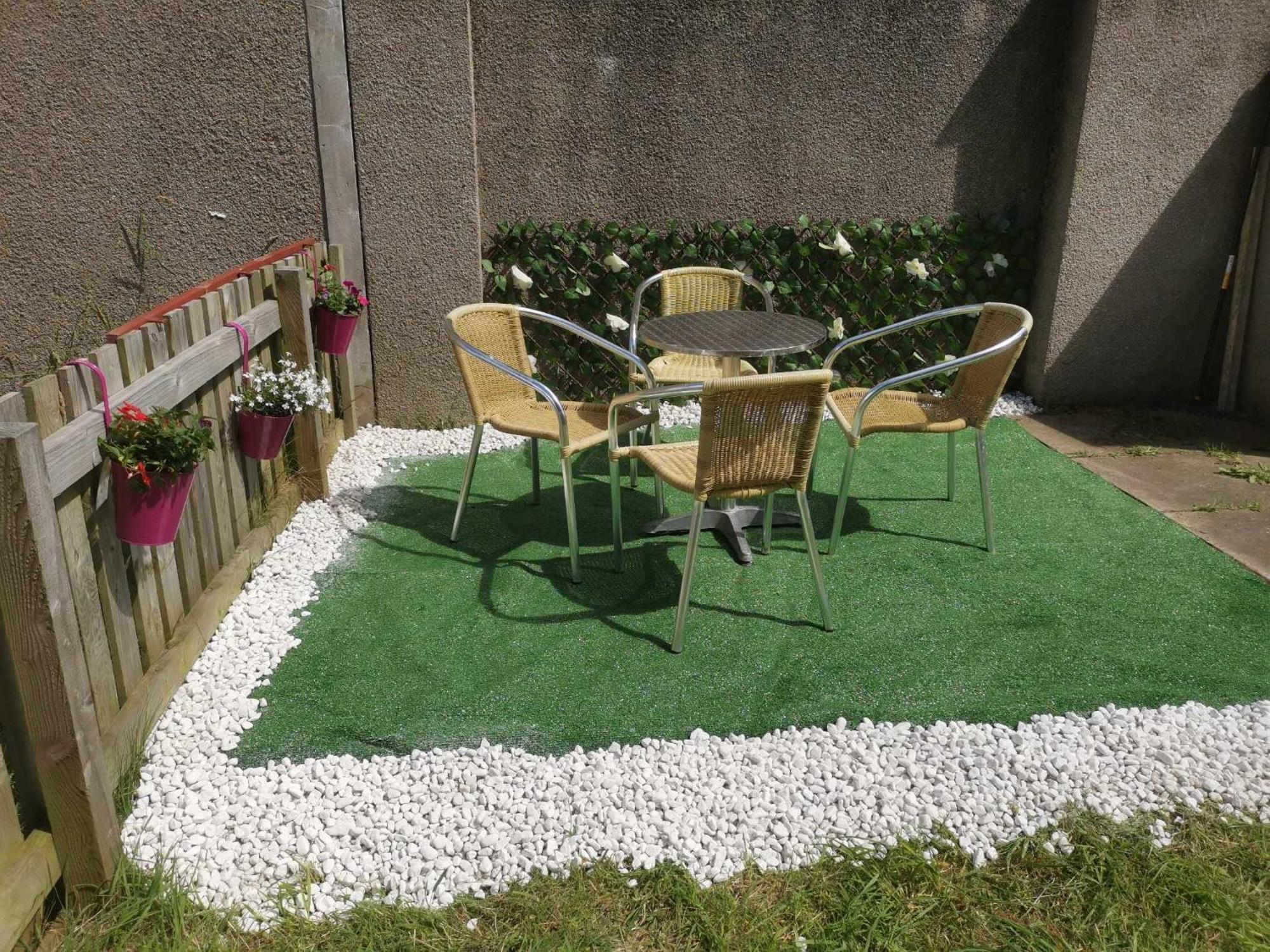 1 Bedroom Flat With Easy Parking/public Transport